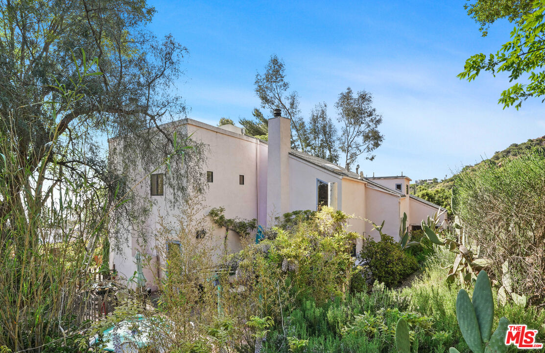Malibu, California, 90265, United States, 3 Bedrooms Bedrooms, ,3 BathroomsBathrooms,Residential,For Sale,1859463
