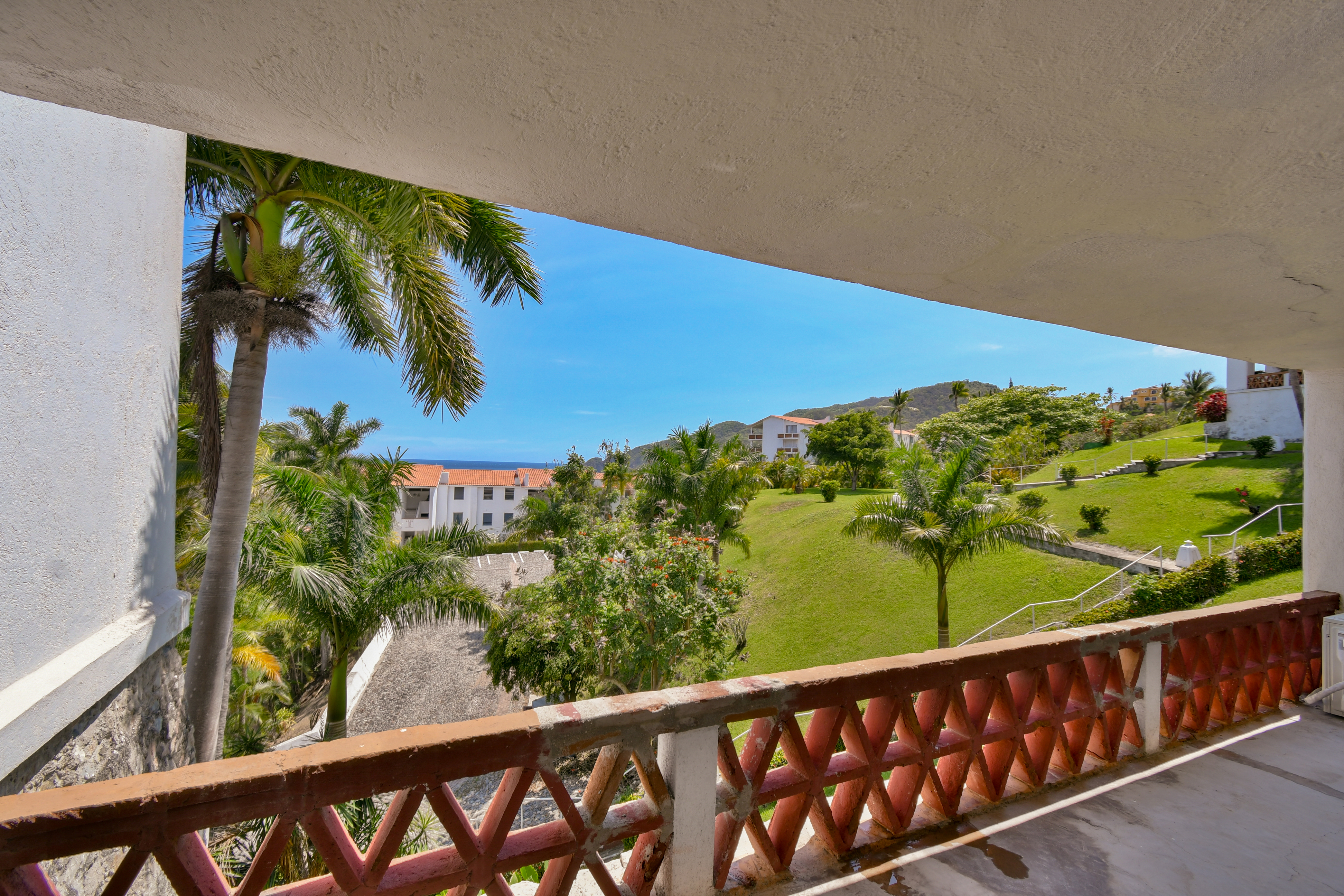  Departamento en venta en Vida del Mar, Manzanillo-planta baja y vista al jardín - 物件實景