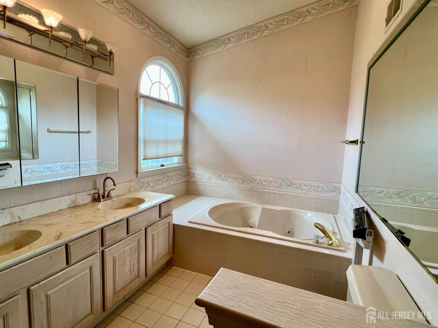 Monroe, New Jersey, 08831, United States, 2 Bedrooms Bedrooms, ,2 BathroomsBathrooms,Residential,For Sale,1896890