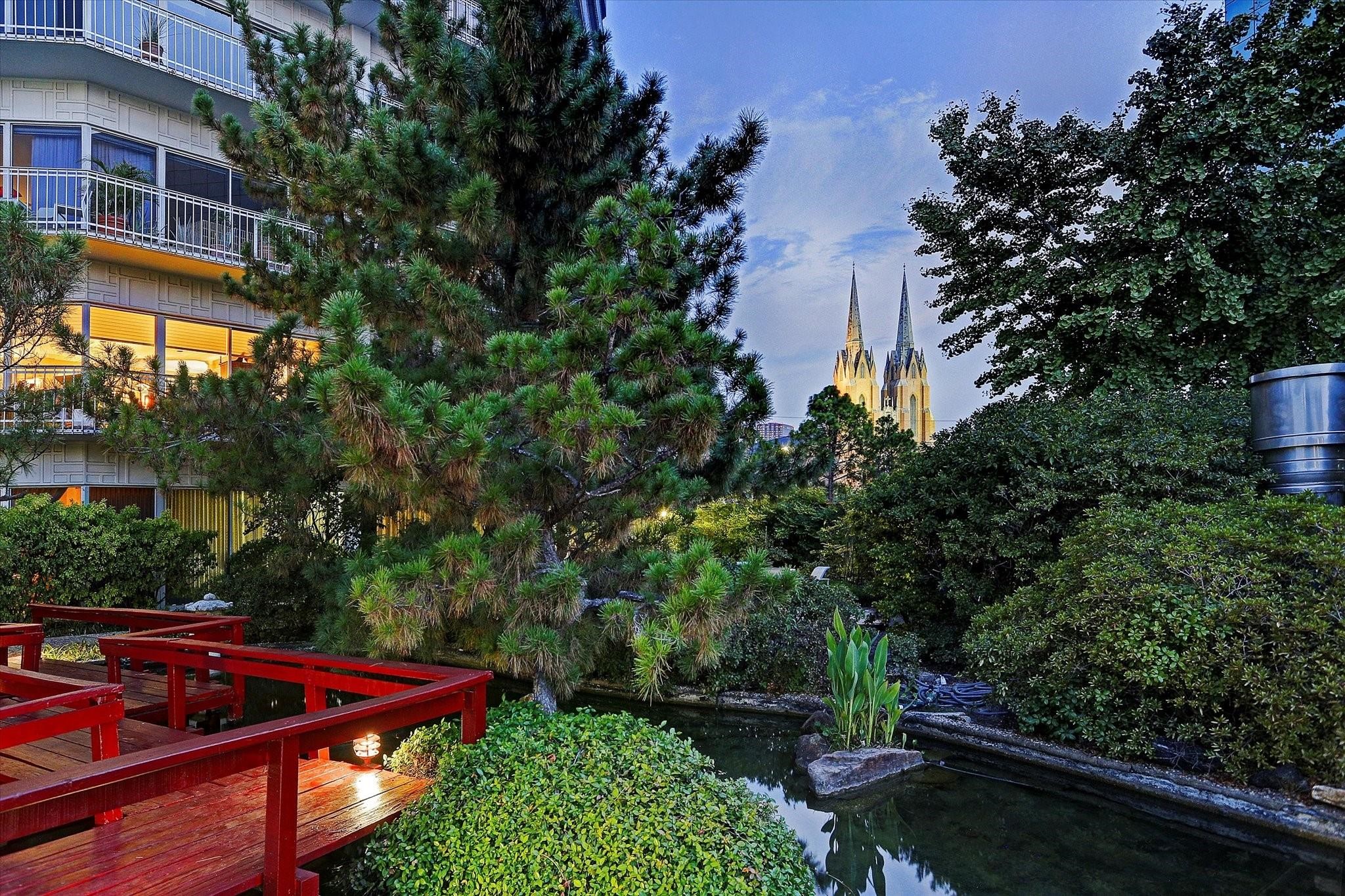  5050 Woodway Drive #8N - 物件實景