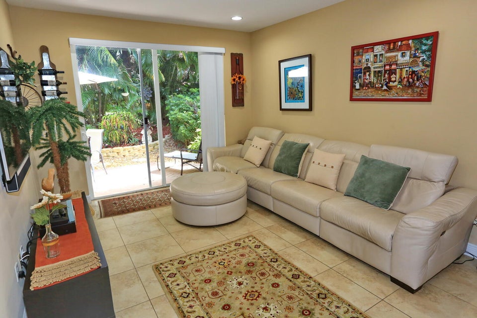 Delray Beach, Florida, 33484, United States, 4 Bedrooms Bedrooms, ,3 BathroomsBathrooms,Residential,For Sale,1943526