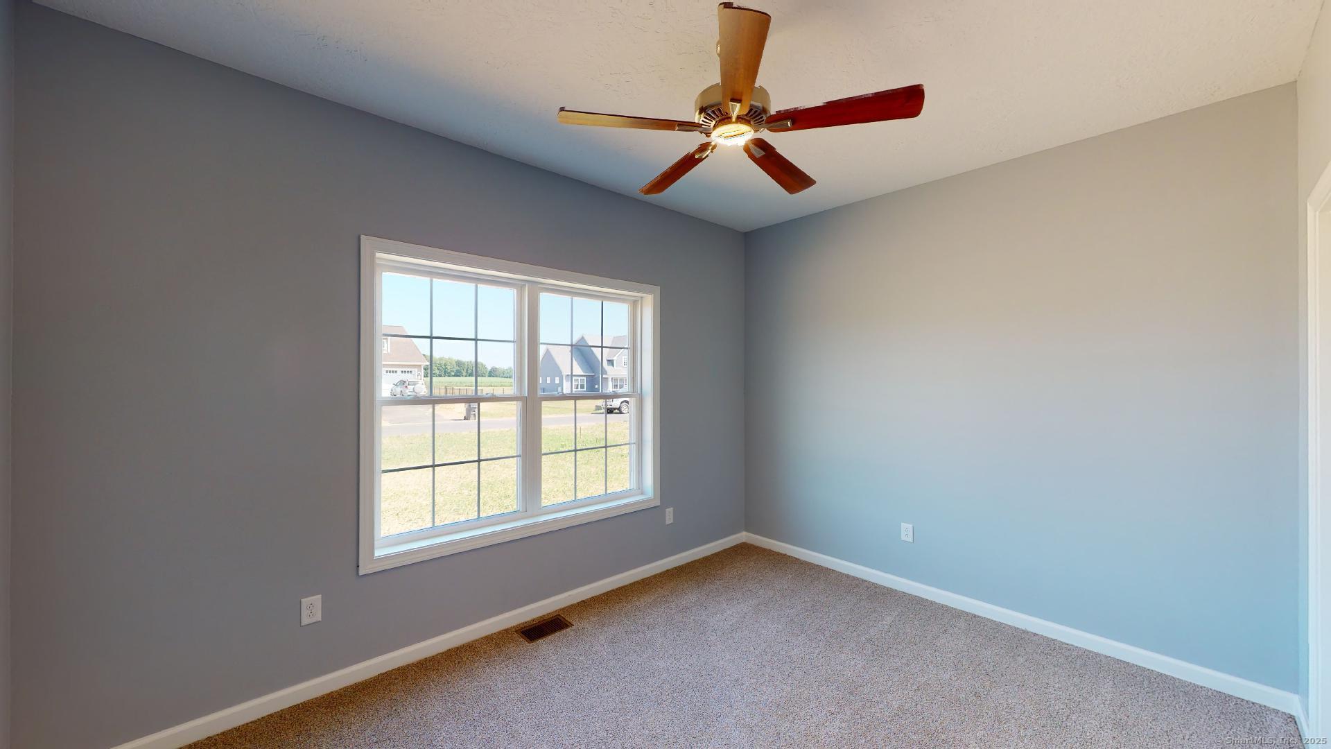 Windsor, Connecticut, 06095, United States, 3 Bedrooms Bedrooms, ,2 BathroomsBathrooms,Residential,For Sale,1939906