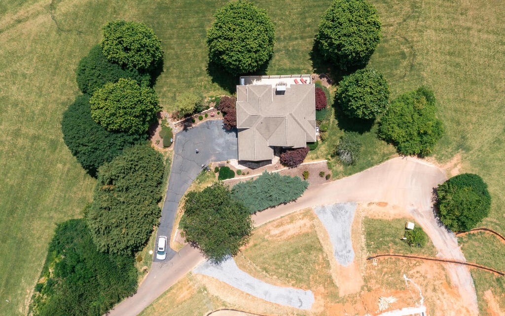 Hayesville, North Carolina, 28904, United States, 4 Bedrooms Bedrooms, ,4 BathroomsBathrooms,Residential,For Sale,1981181