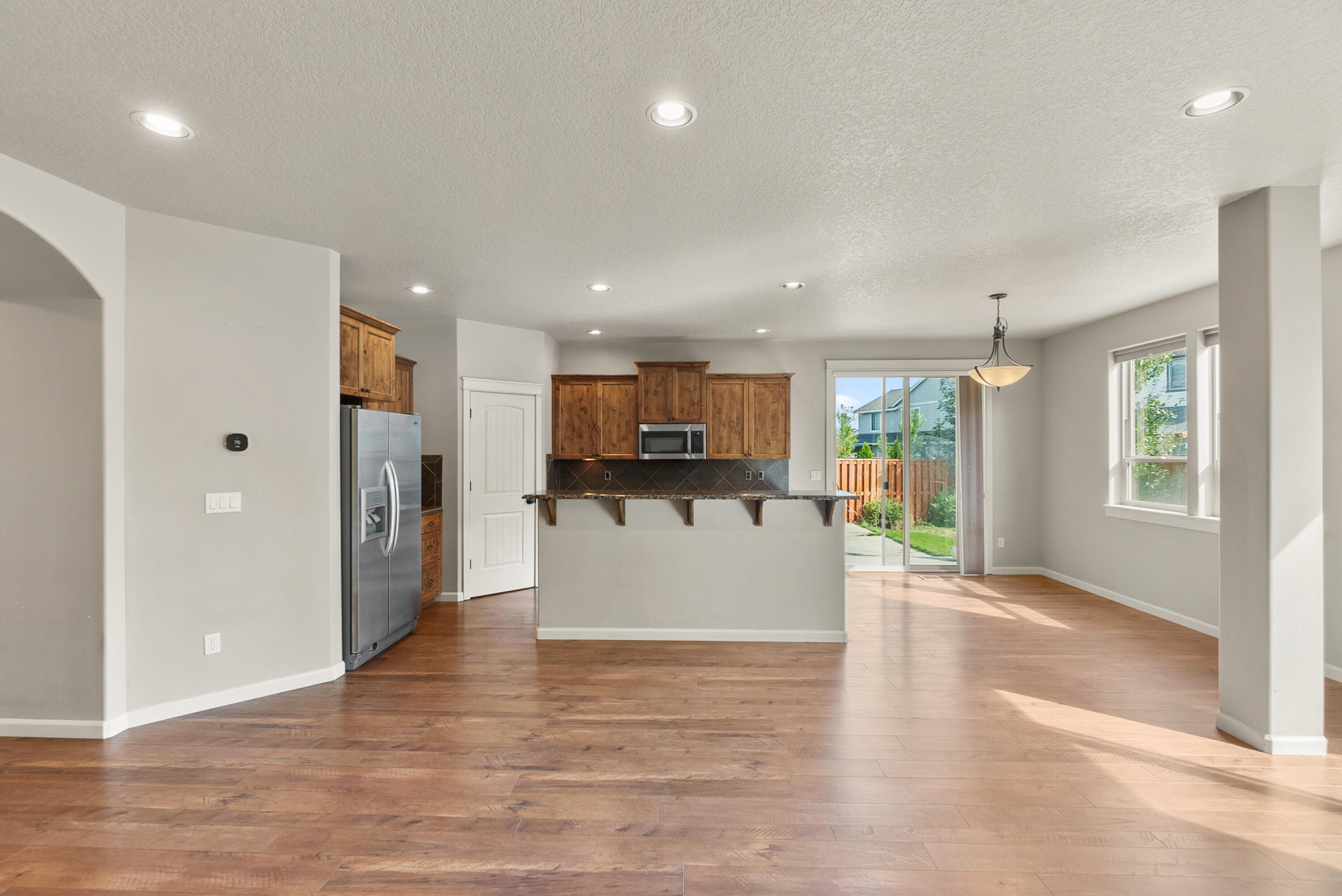 Redmond, Oregon, 97756, United States, 3 Bedrooms Bedrooms, ,3 BathroomsBathrooms,Residential,For Sale,1998180