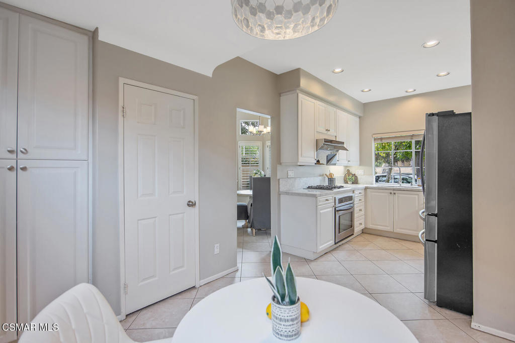 Oak Park, California, 91377, United States, 3 Bedrooms Bedrooms, ,3 BathroomsBathrooms,Residential,For Sale,1991035