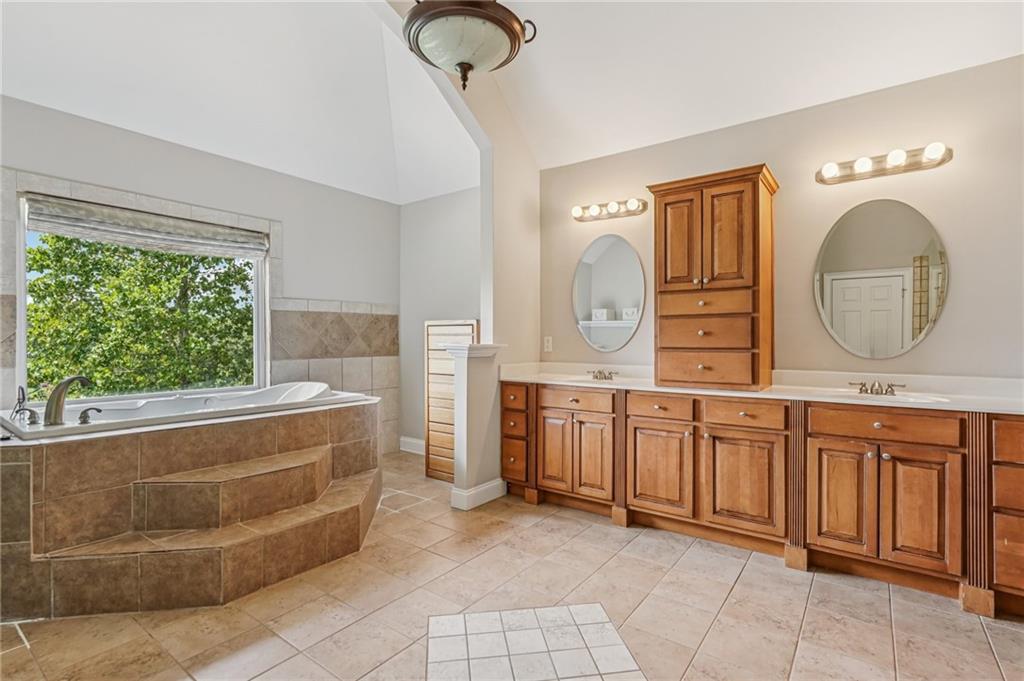 Cartersville, Georgia, 30121, United States, 5 Bedrooms Bedrooms, ,6 BathroomsBathrooms,Residential,For Sale,1902967