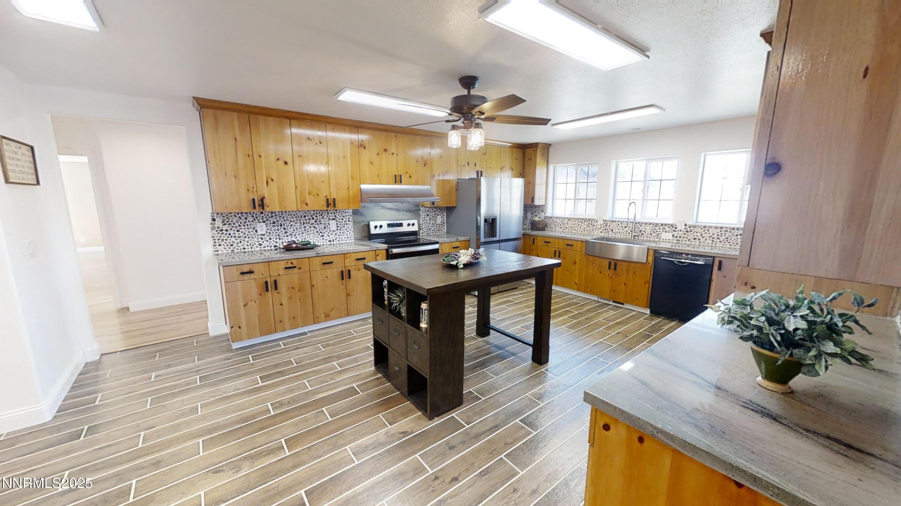 Sparks, Nevada, 89434, United States, 4 Bedrooms Bedrooms, ,4 BathroomsBathrooms,Residential,For Sale,1925240