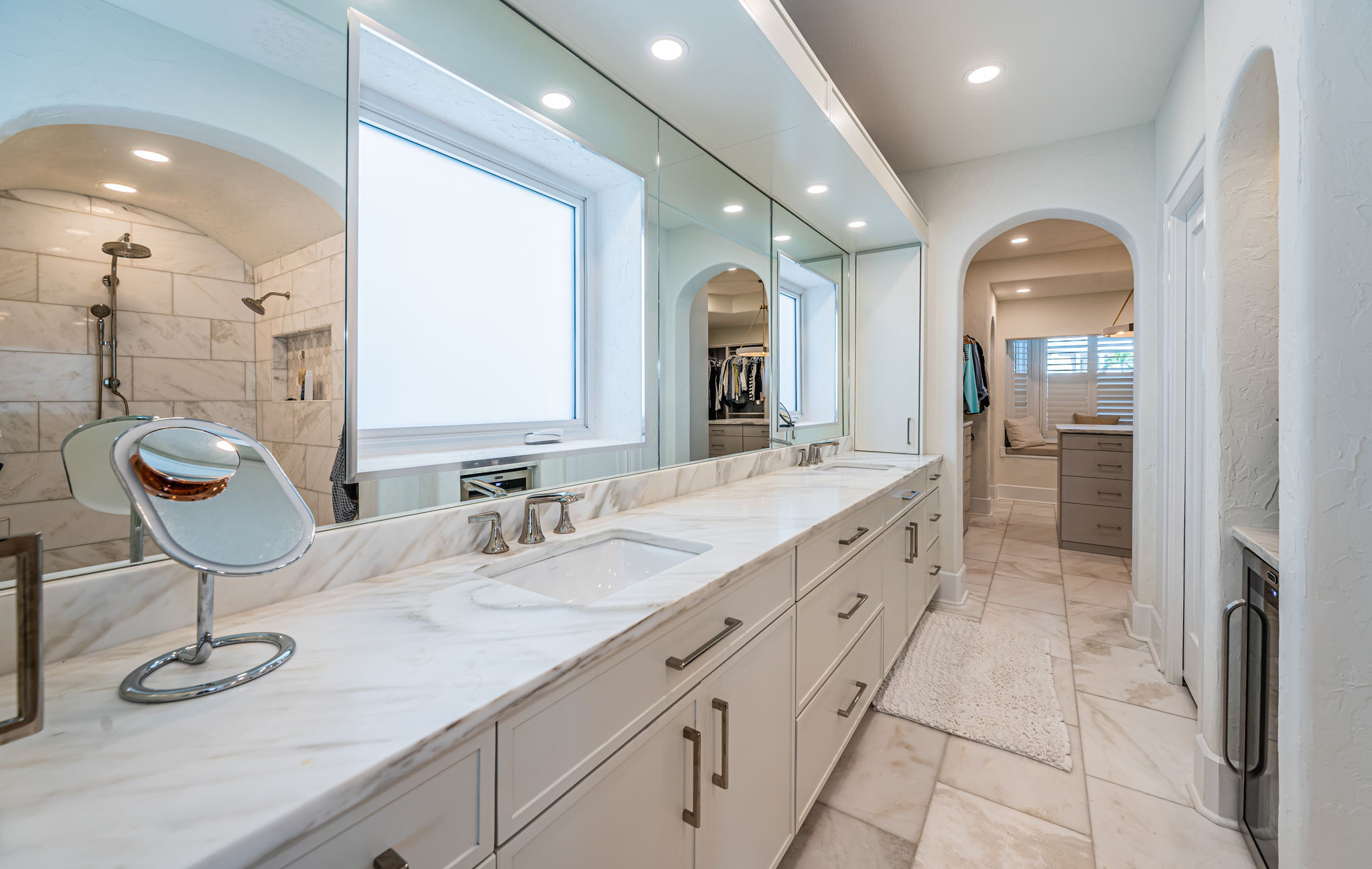 St Petersburg, Florida, 33707, United States, 5 Bedrooms Bedrooms, ,5 BathroomsBathrooms,Residential,For Sale,2007772