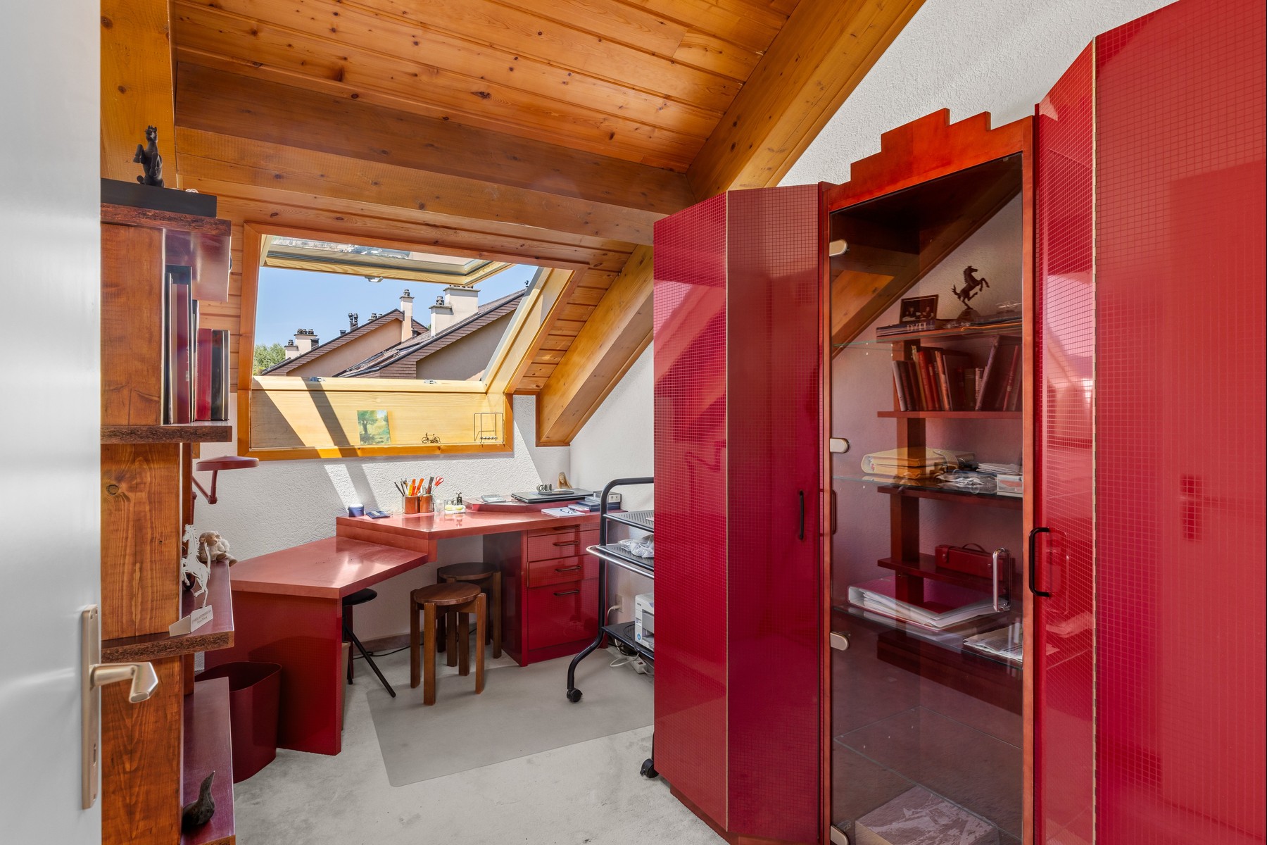  Family duplex in need of some updating in a sought-after residential neighborhoo - 物件實景