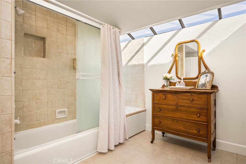 Irvine, California, 92614, United States, 4 Bedrooms Bedrooms, ,3 BathroomsBathrooms,Residential,For Sale,1988283