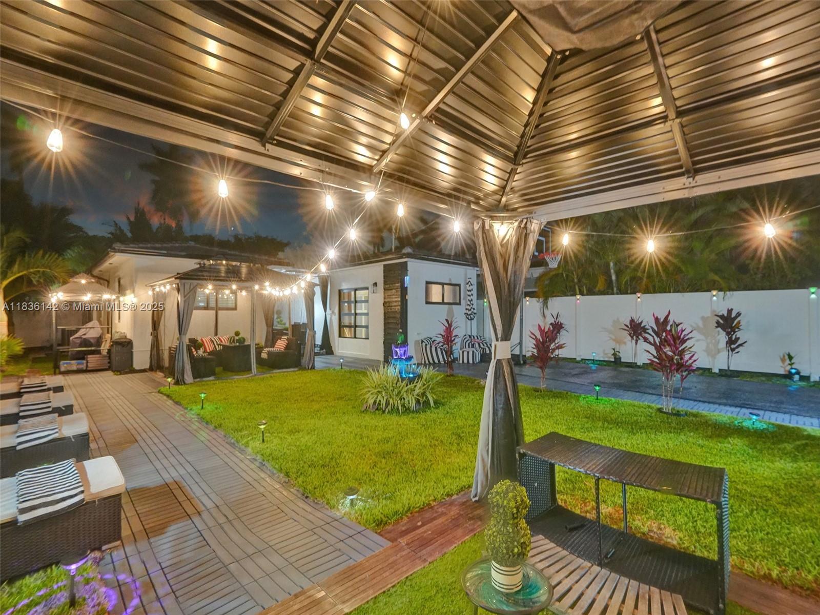 Hollywood, Florida, 33019, United States, 3 Bedrooms Bedrooms, ,2 BathroomsBathrooms,Residential,For Sale,1898660