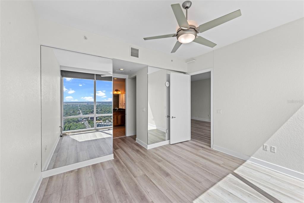 Orlando, Florida, 32801, United States, 2 Bedrooms Bedrooms, ,2 BathroomsBathrooms,Residential,For Sale,1794068