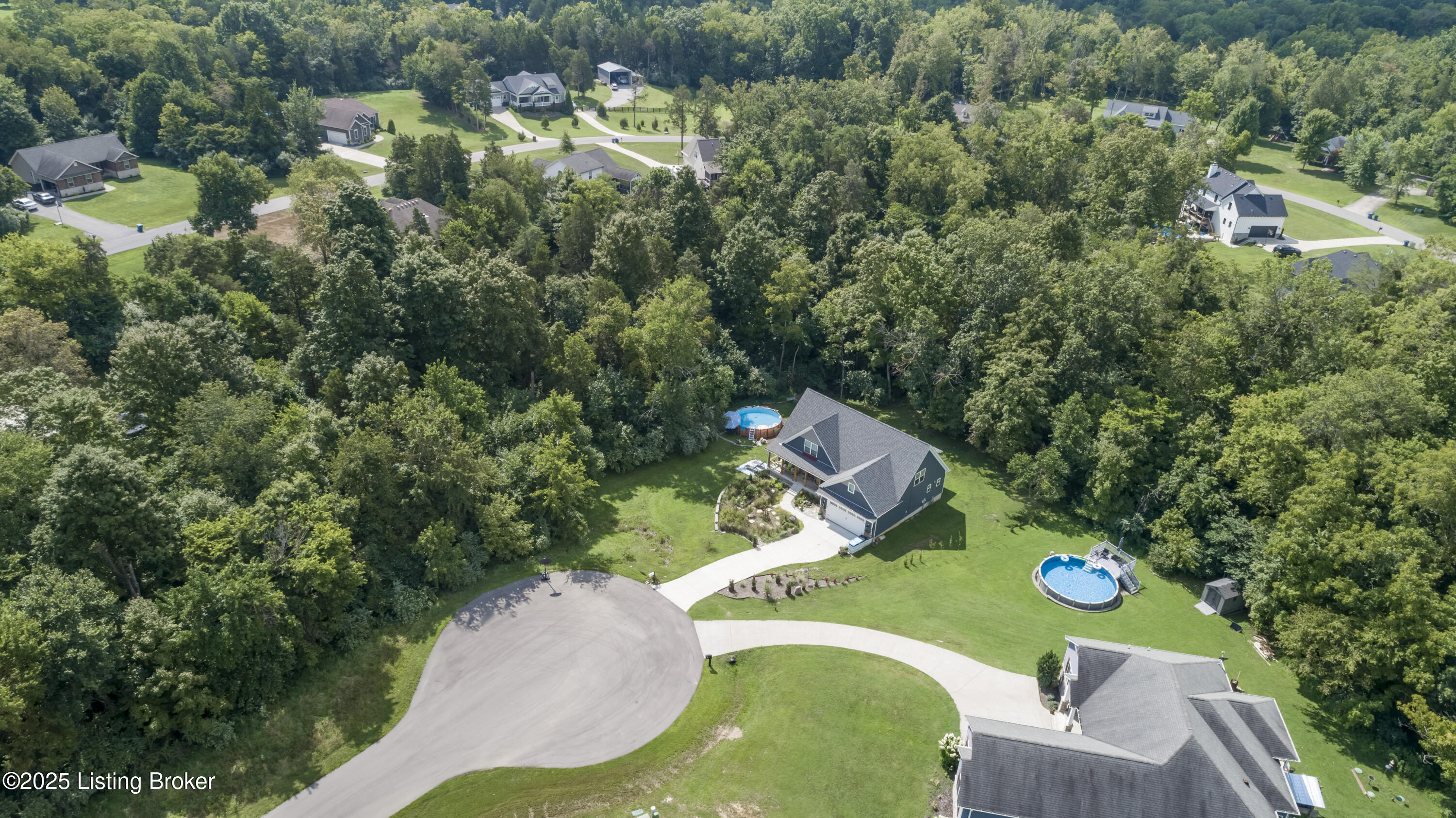 Crestwood, Kentucky, 40014, United States, 5 Bedrooms Bedrooms, ,4 BathroomsBathrooms,Residential,For Sale,1907085