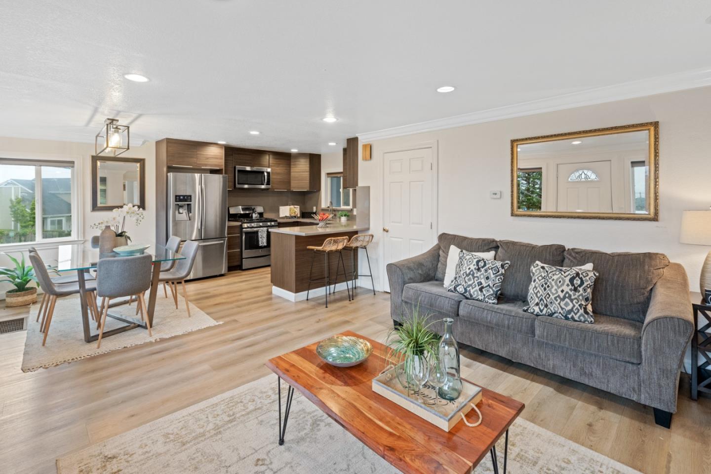 Pacifica, California, 94044, United States, 4 Bedrooms Bedrooms, ,5 BathroomsBathrooms,Residential,For Sale,1988346