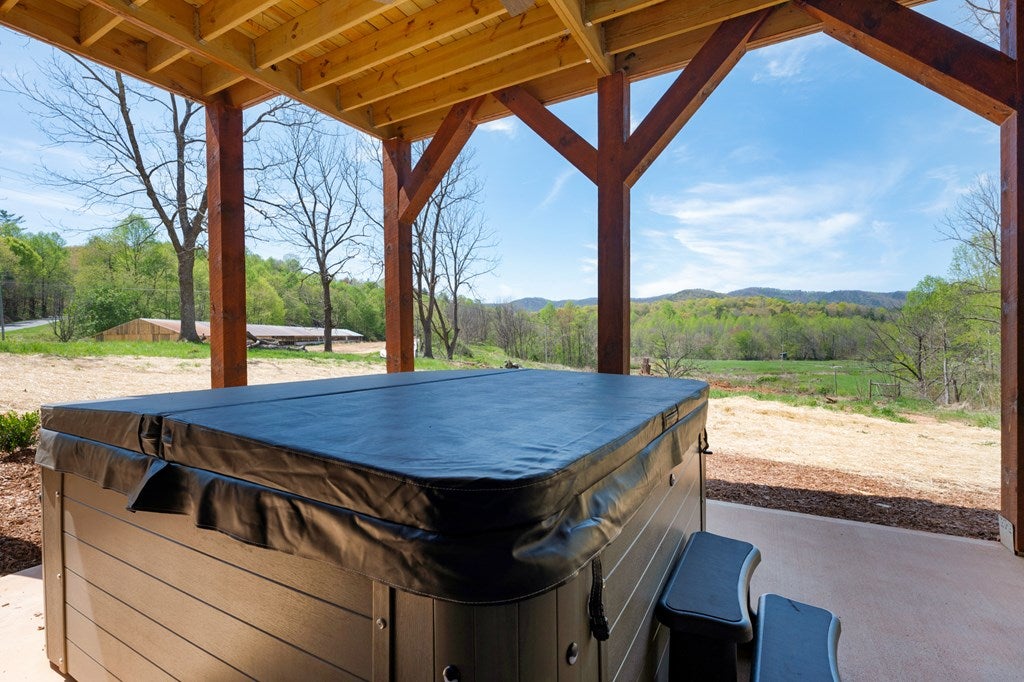 Blue Ridge, Georgia, 30513, United States, 4 Bedrooms Bedrooms, ,4 BathroomsBathrooms,Residential,For Sale,1804354