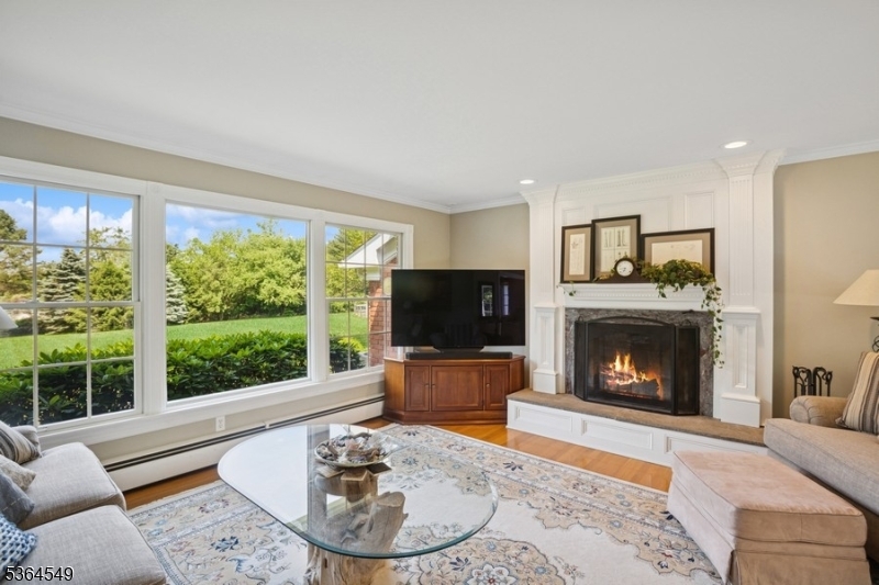 Franklin Twp., New Jersey, 08867, United States, 3 Bedrooms Bedrooms, ,2 BathroomsBathrooms,Residential,For Sale,1926340