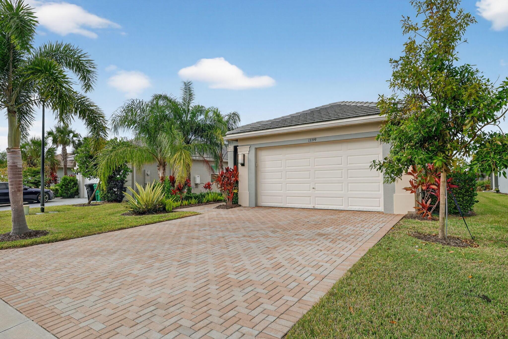 Port St Lucie, Florida, 34987, United States, 3 Bedrooms Bedrooms, ,2 BathroomsBathrooms,Residential,For Sale,1973694