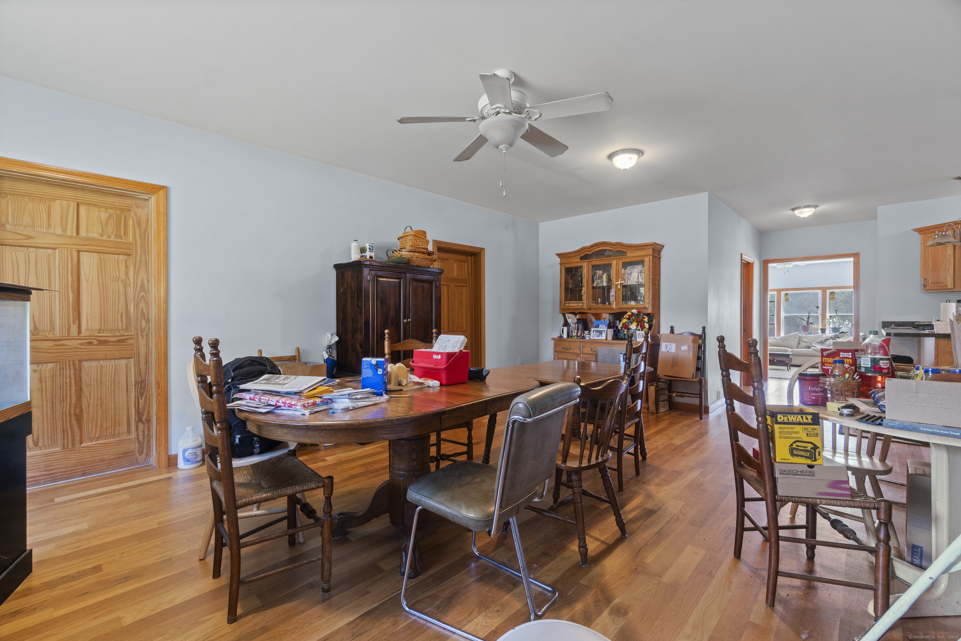 Woodbury, Connecticut, 06798, United States, 6 Bedrooms Bedrooms, ,3 BathroomsBathrooms,Residential,For Sale,1940915