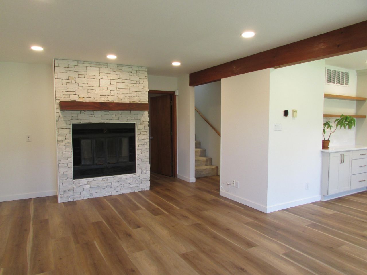Albuquerque, New Mexico, 87111, United States, 4 Bedrooms Bedrooms, ,3 BathroomsBathrooms,Residential,For Sale,1919605
