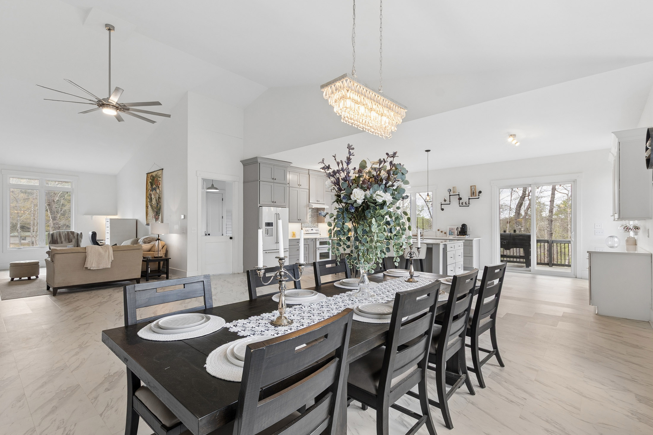  Extraordinary Custom-Built 2019 Barndominium-Inspired Residence - 物件實景