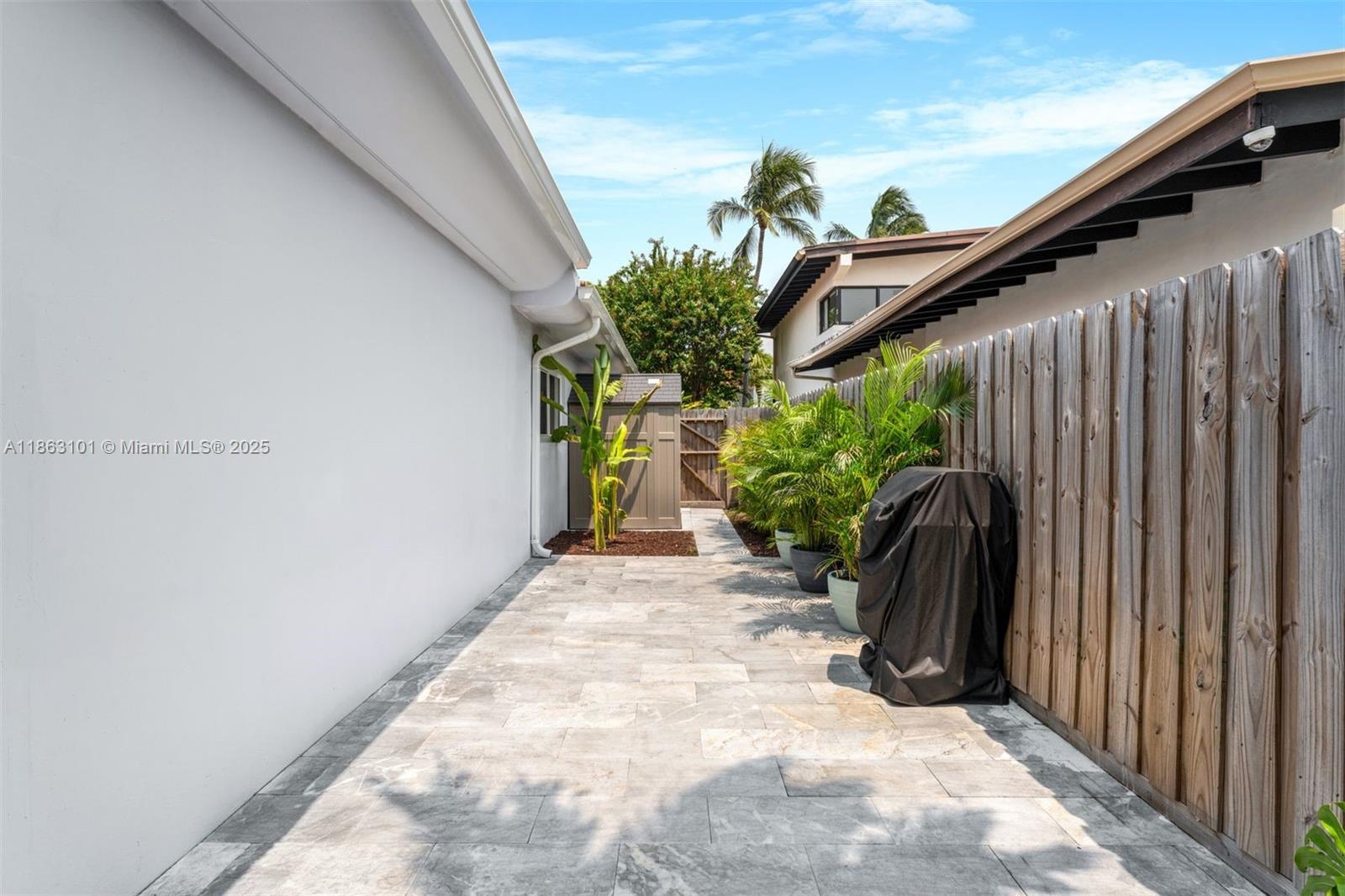 Miami Beach, Florida, 33141, United States, 3 Bedrooms Bedrooms, ,2 BathroomsBathrooms,Residential,For Sale,1927176