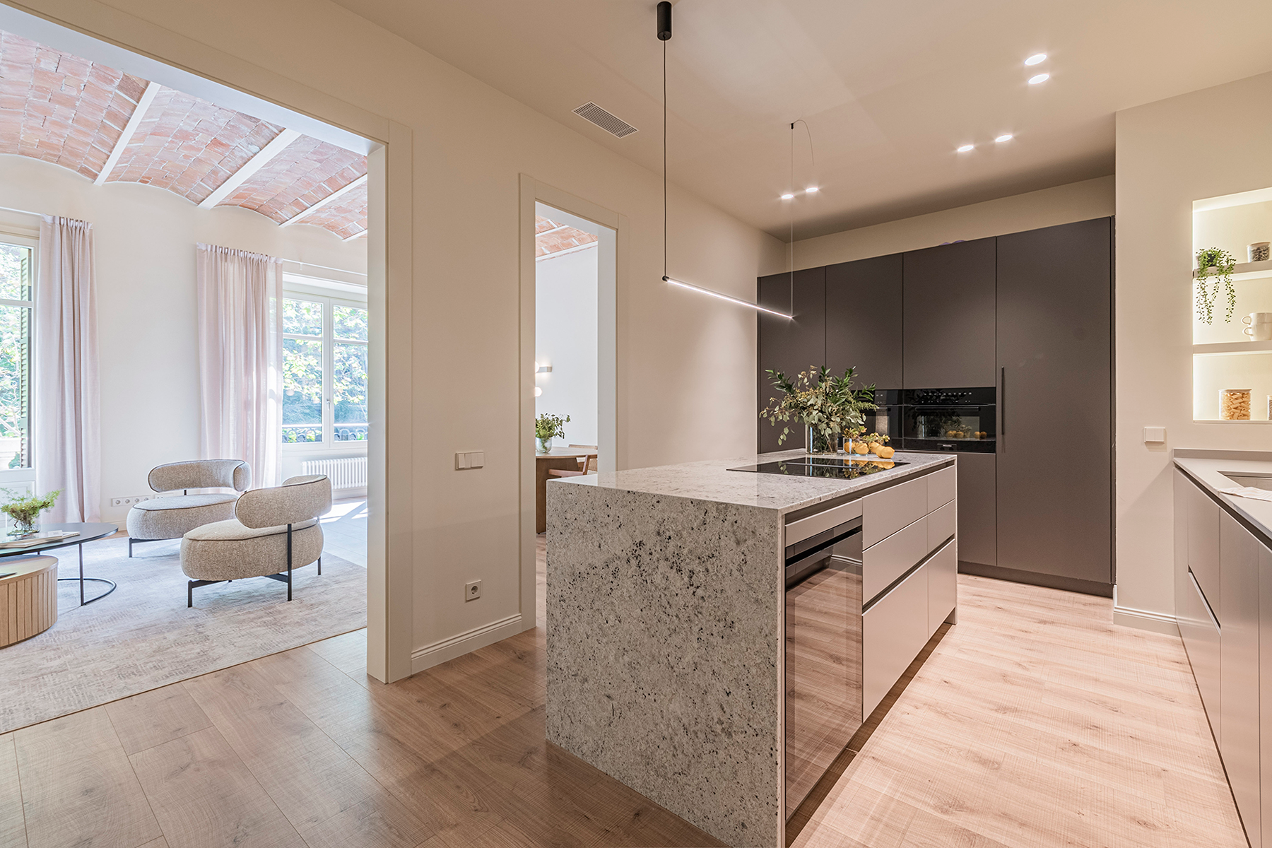  Renovated flat in historic building - L