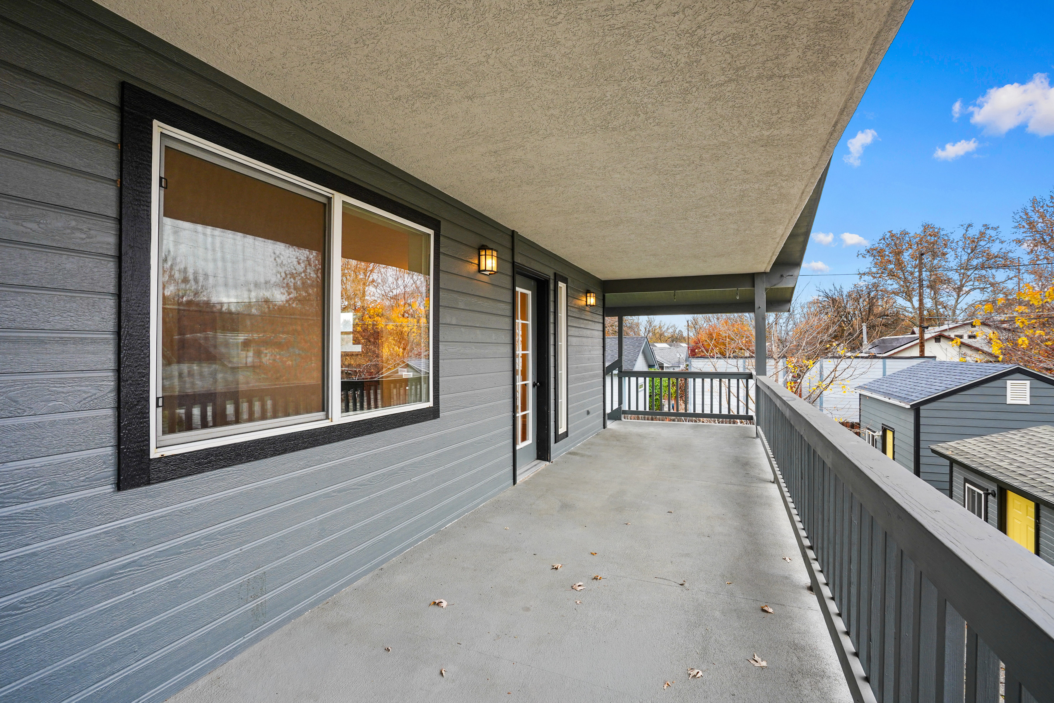  Lives Like Two Homes - 物件實景