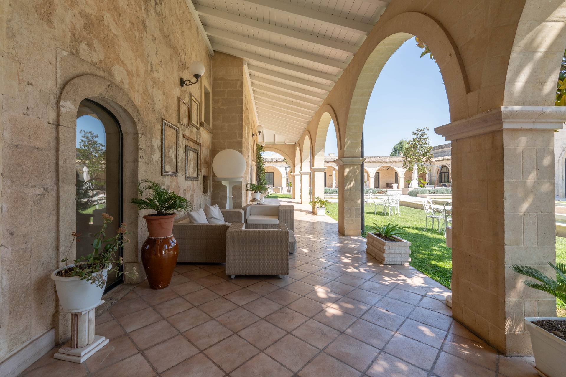 Altamura, Bari, 70022, IT, 21 Bedrooms Bedrooms, ,24 BathroomsBathrooms,Residential,For Sale,1947459