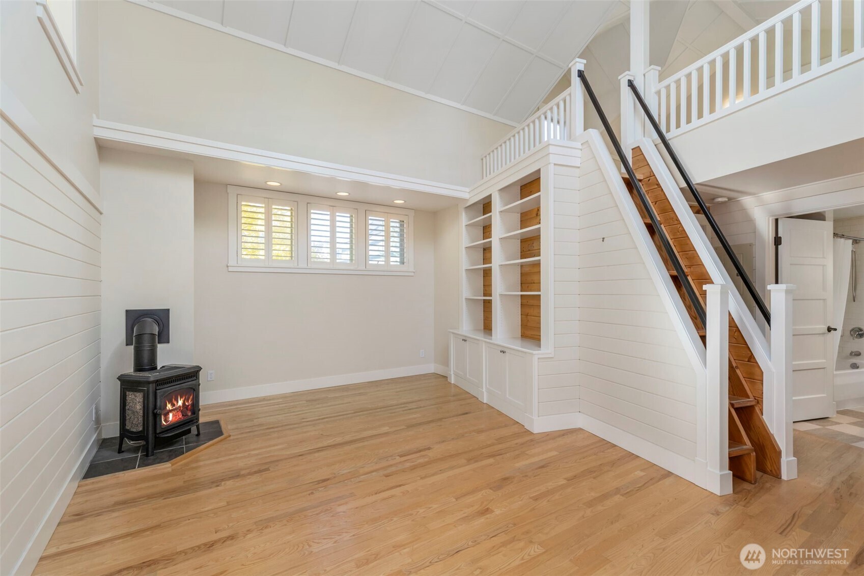 Port Townsend, Washington, 98368, United States, 2 Bedrooms Bedrooms, ,1 BathroomBathrooms,Residential,For Sale,1989470