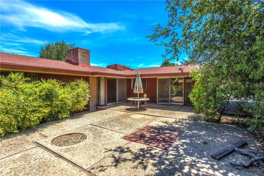 Redlands, California, 92373, United States, 4 Bedrooms Bedrooms, ,1 BathroomBathrooms,Residential,For Sale,1899993
