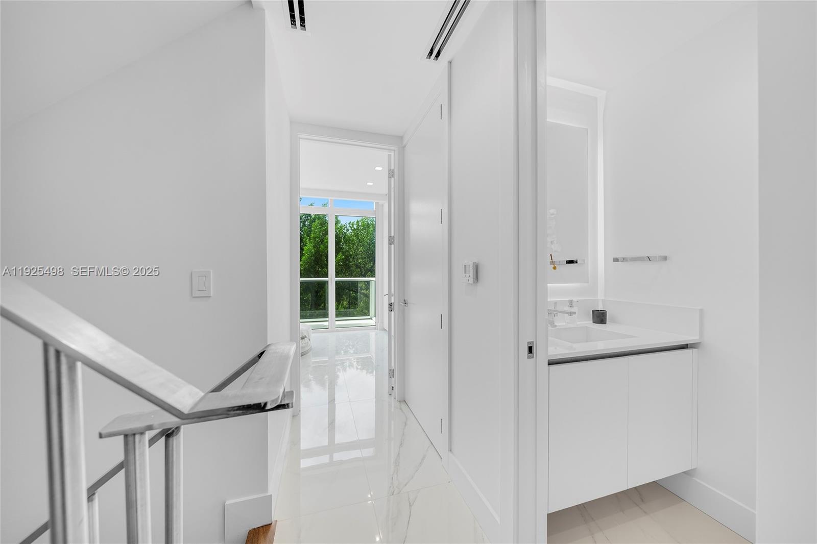 Miami Beach, Florida, 33139, United States, 3 Bedrooms Bedrooms, ,4 BathroomsBathrooms,Residential,For Sale,2003256