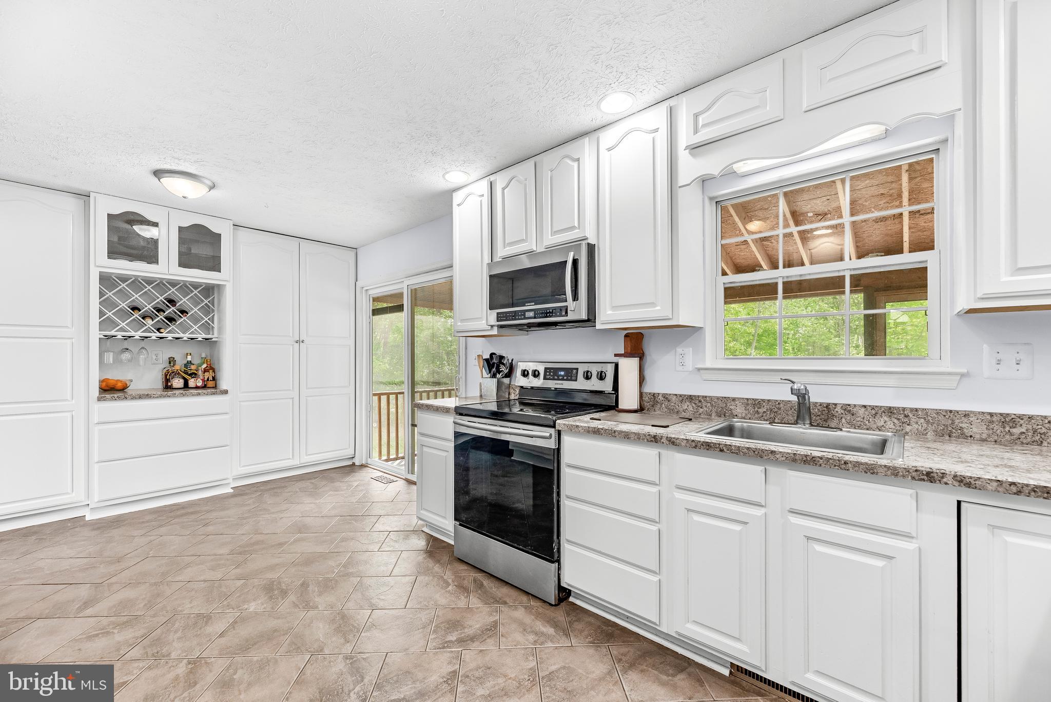 La Plata, Maryland, 20646, United States, 4 Bedrooms Bedrooms, ,4 BathroomsBathrooms,Residential,For Sale,1943631