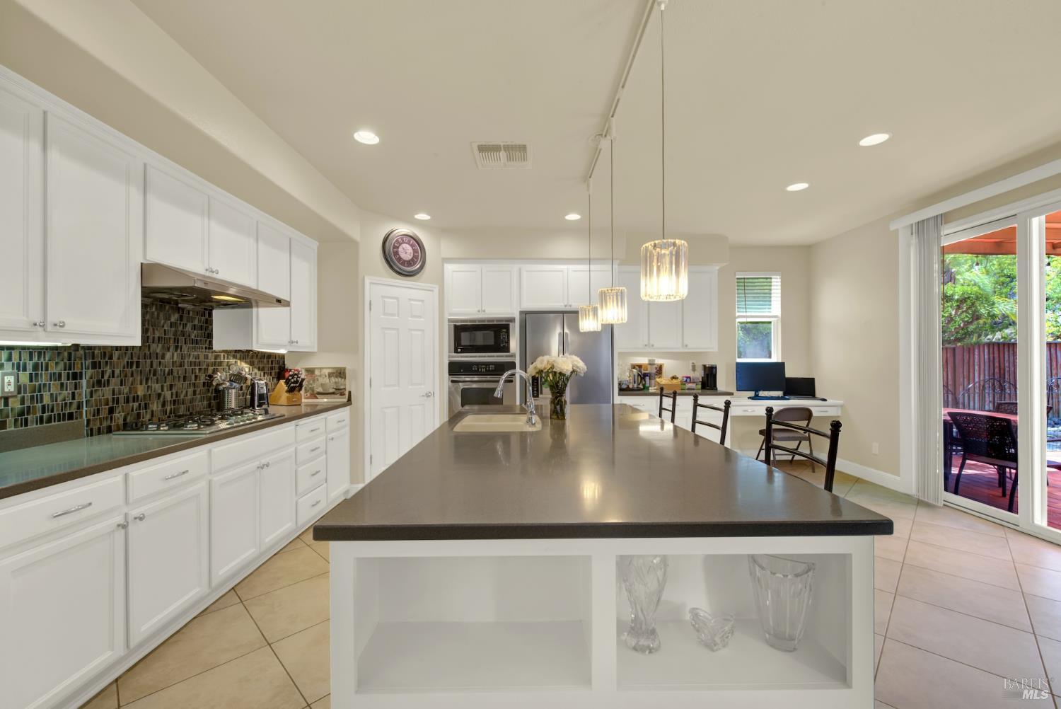 Fairfield, California, 94534, United States, 5 Bedrooms Bedrooms, ,4 BathroomsBathrooms,Residential,For Sale,1892919