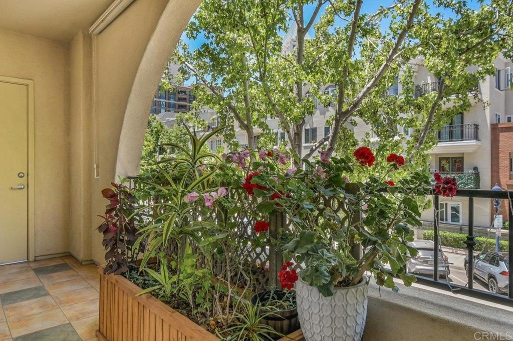 San Diego, California, 92101, United States, 2 Bedrooms Bedrooms, ,3 BathroomsBathrooms,Residential,For Sale,1856536