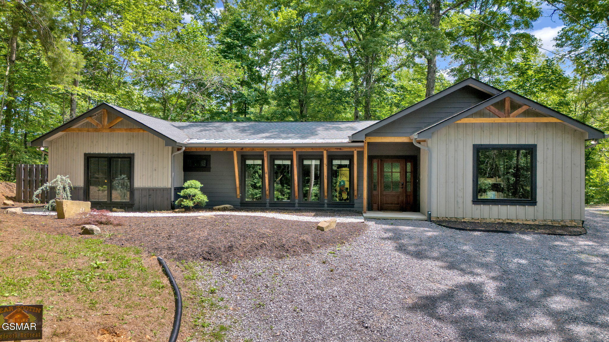 Gatlinburg, Tennessee, 37738, United States, 4 Bedrooms Bedrooms, ,5 BathroomsBathrooms,Residential,For Sale,1921348