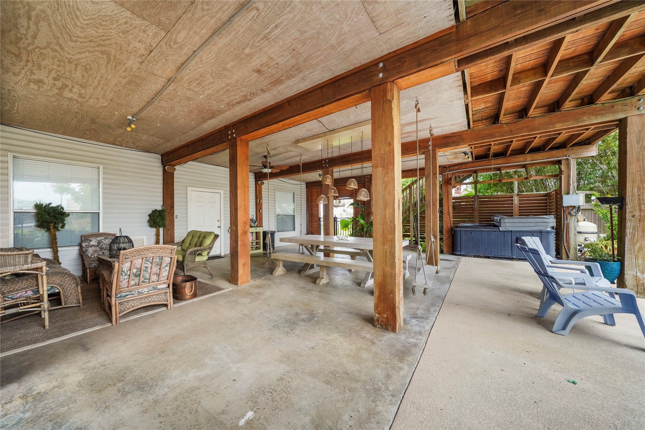 Jamaica Beach, Texas, 77554, United States, 3 Bedrooms Bedrooms, ,4 BathroomsBathrooms,Residential,For Sale,1932424