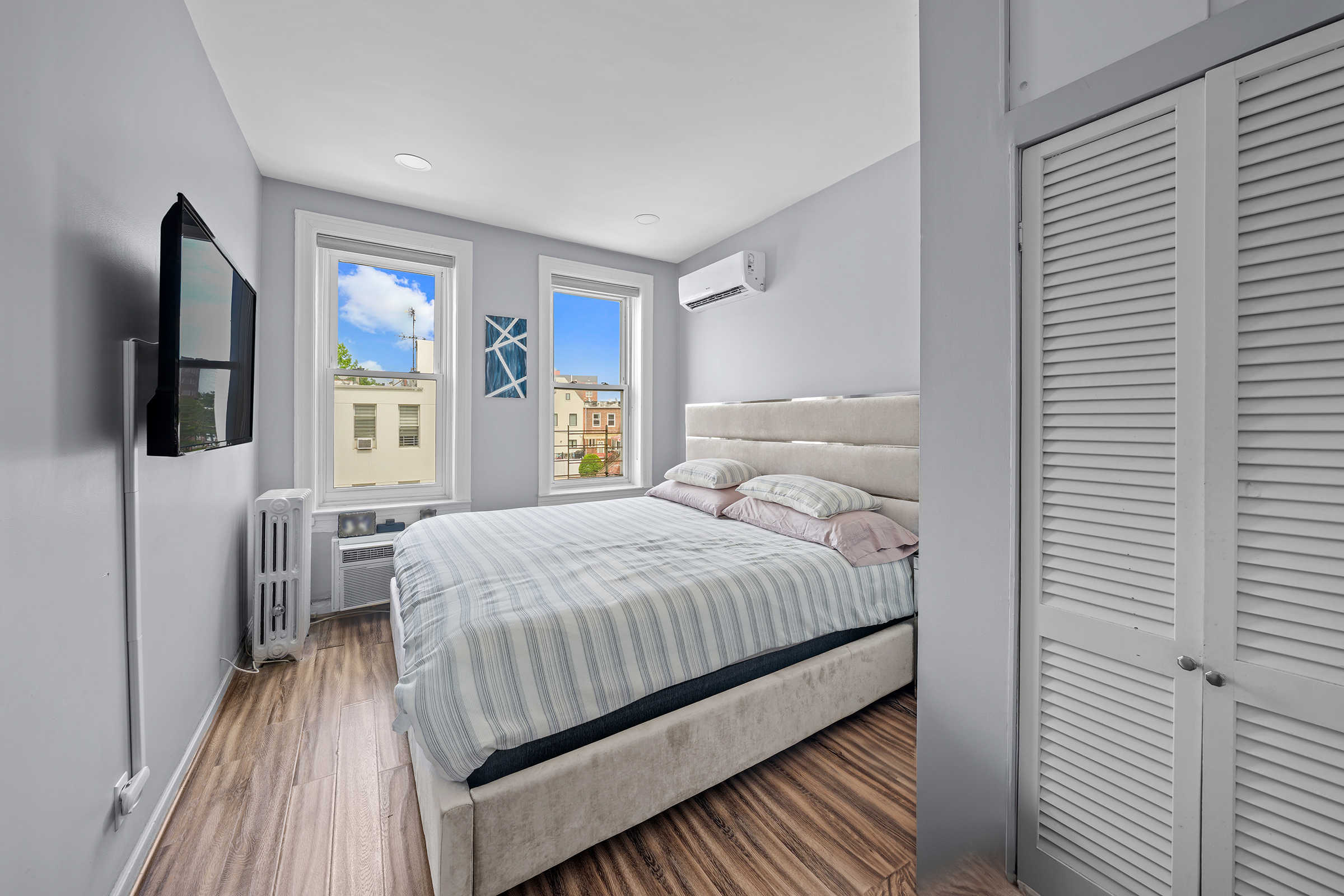 Brooklyn, New York, 11223, United States, 5 Bedrooms Bedrooms, ,4 BathroomsBathrooms,Residential,For Sale,1977618