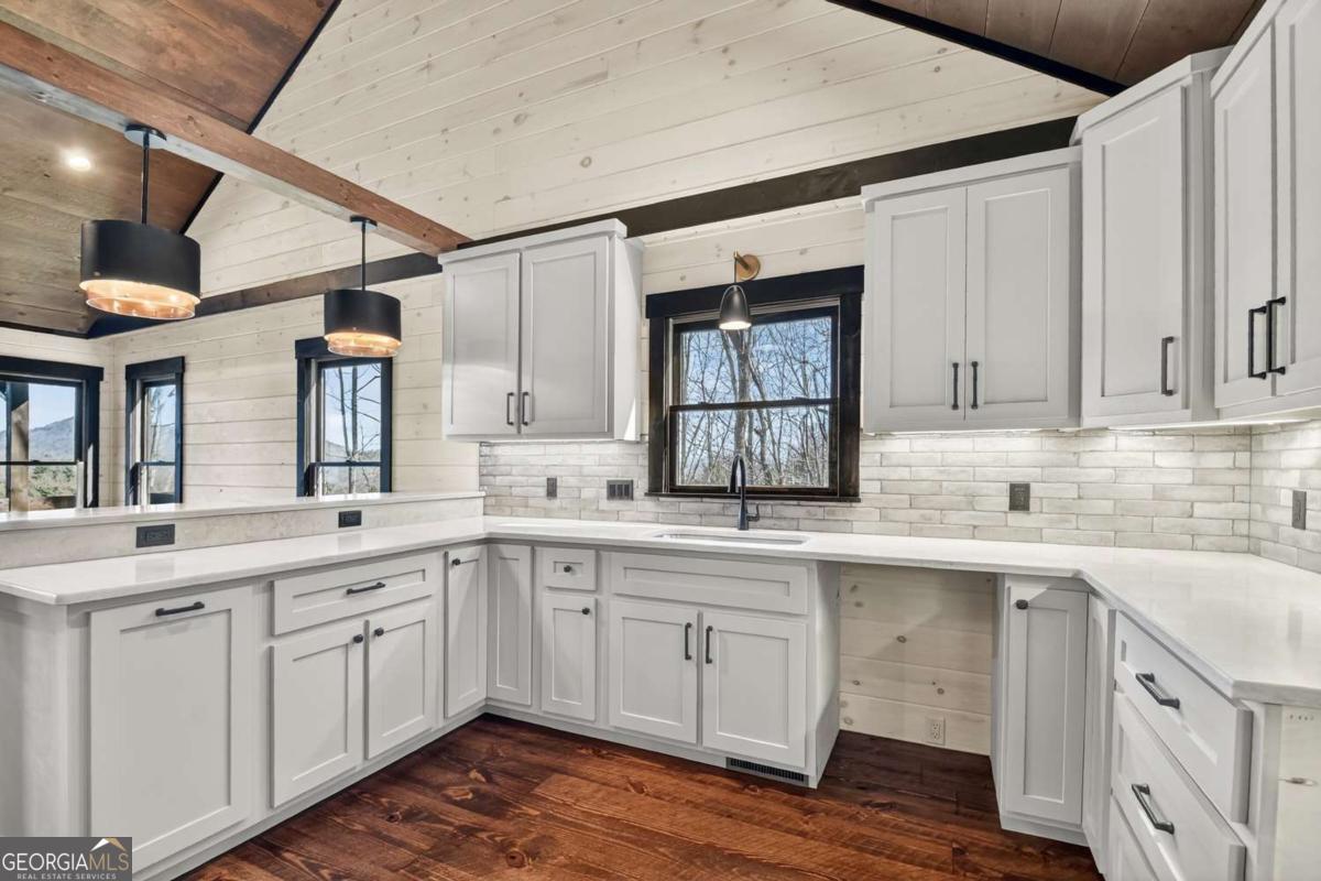 Mineral Bluff, Georgia, 30559, United States, 4 Bedrooms Bedrooms, ,4 BathroomsBathrooms,Residential,For Sale,2011407