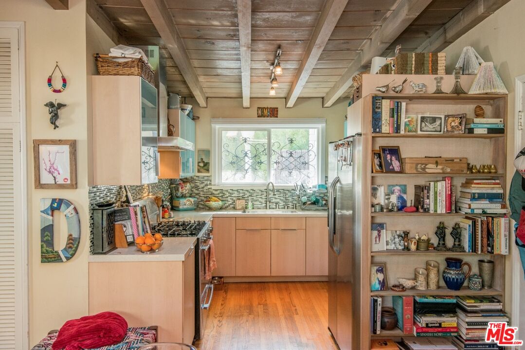 West Hollywood, California, 90069, United States, 3 Bedrooms Bedrooms, ,2 BathroomsBathrooms,Residential,For Sale,2002247