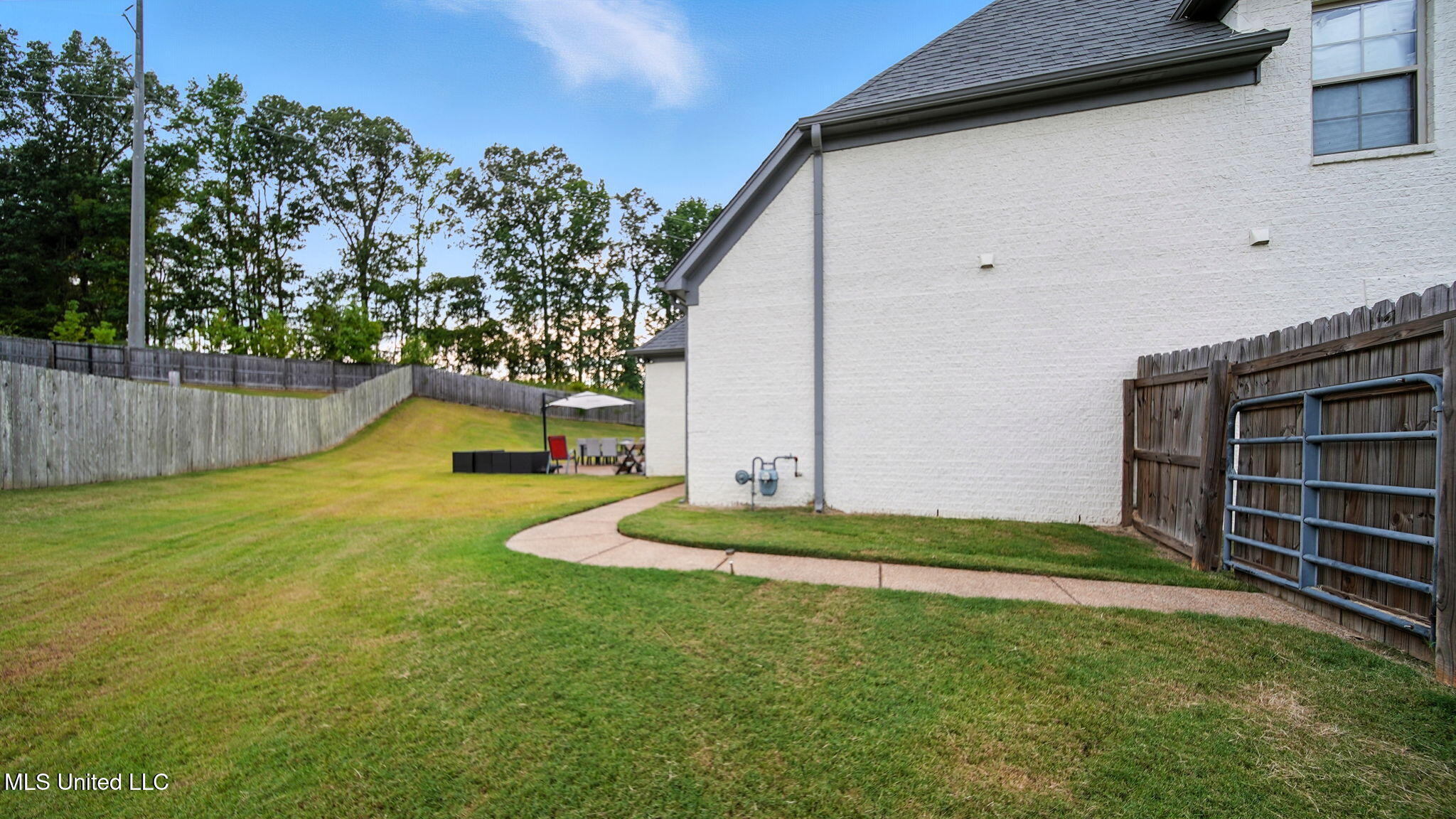 Hernando, Mississippi, 38632, United States, 4 Bedrooms Bedrooms, ,3 BathroomsBathrooms,Residential,For Sale,1978429