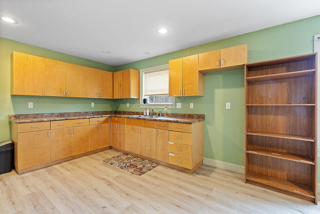 China, Maine, 04358, United States, 6 Bedrooms Bedrooms, ,3 BathroomsBathrooms,Residential,For Sale,1898689
