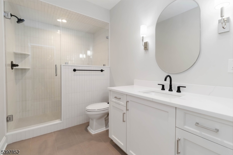 Chatham Twp., New Jersey, 07928, United States, 7 Bedrooms Bedrooms, ,8 BathroomsBathrooms,Residential,For Sale,1995947