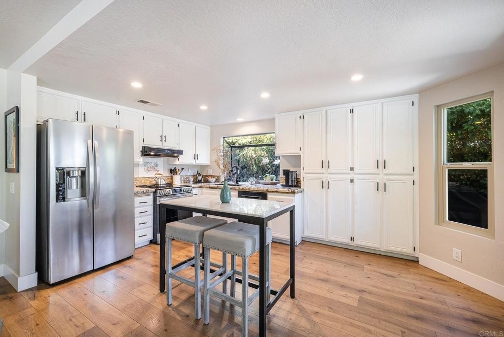 Simi Valley, California, 93065, United States, 3 Bedrooms Bedrooms, ,3 BathroomsBathrooms,Residential,For Sale,1883421