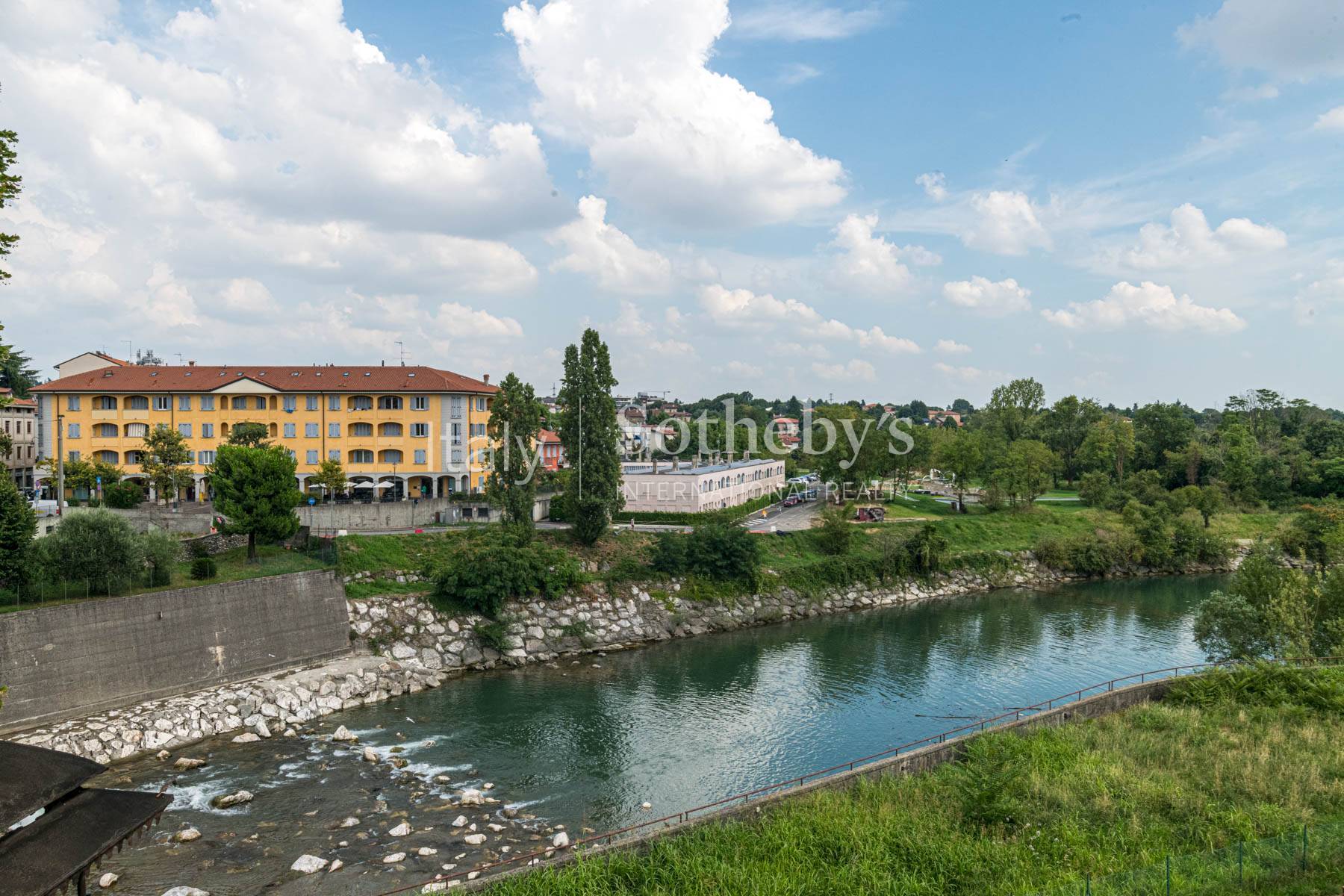  Elegant property on the riverfront - 物件實景