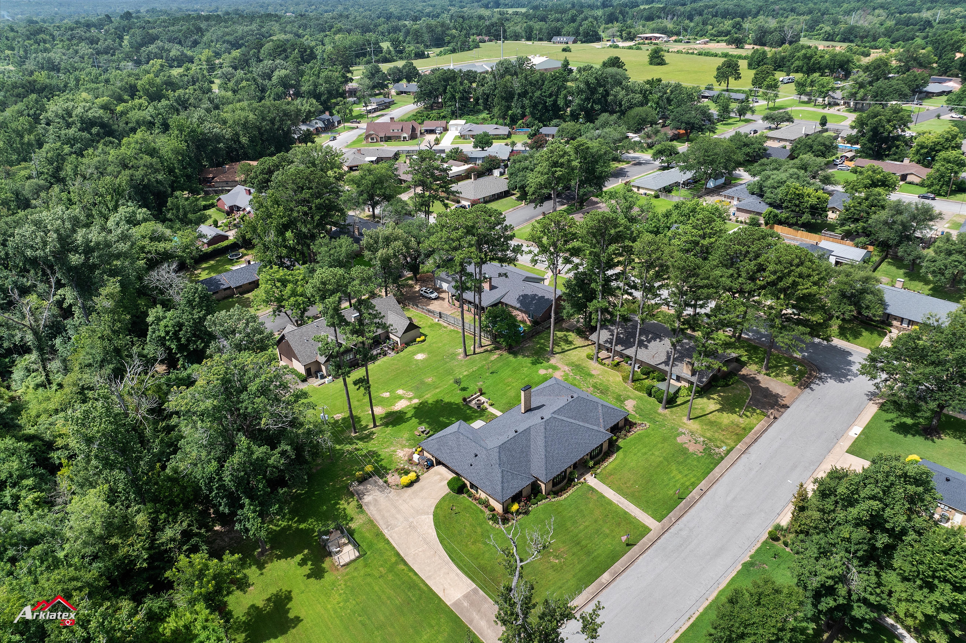 Henderson, Texas, 75654, United States, 3 Bedrooms Bedrooms, ,4 BathroomsBathrooms,Residential,For Sale,1975189