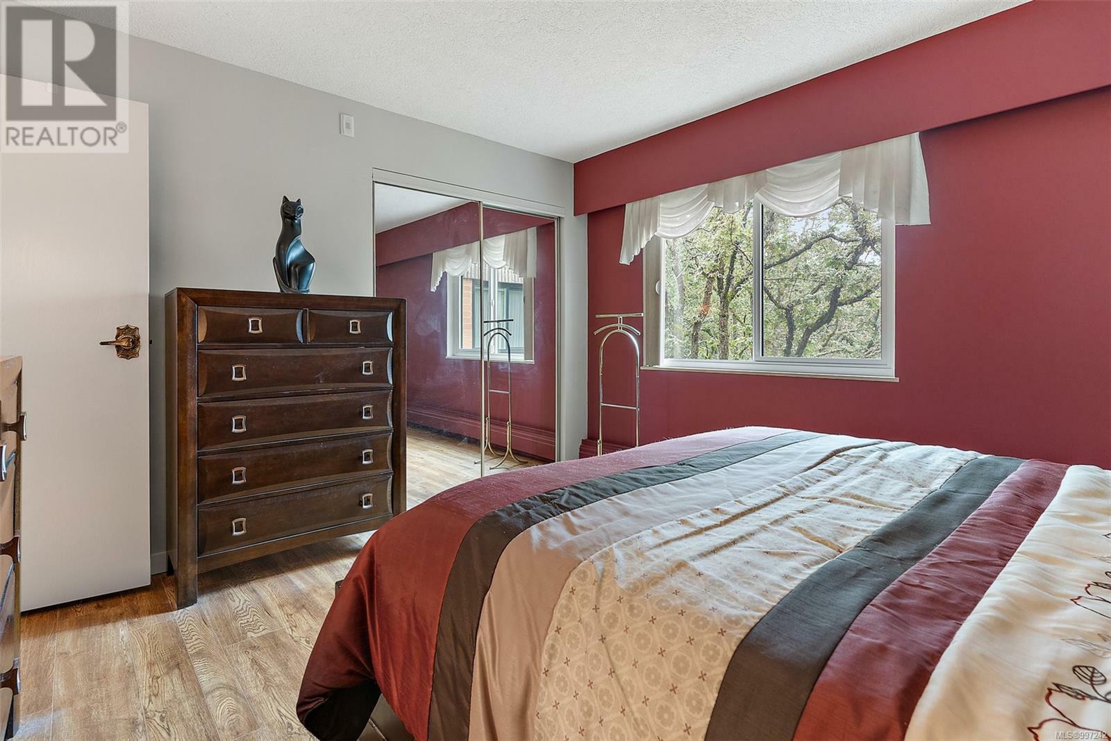 VICTORIA, British Columbia, V8T 3S7, CA, 2 Bedrooms Bedrooms, ,2 BathroomsBathrooms,Residential,For Sale,1875643