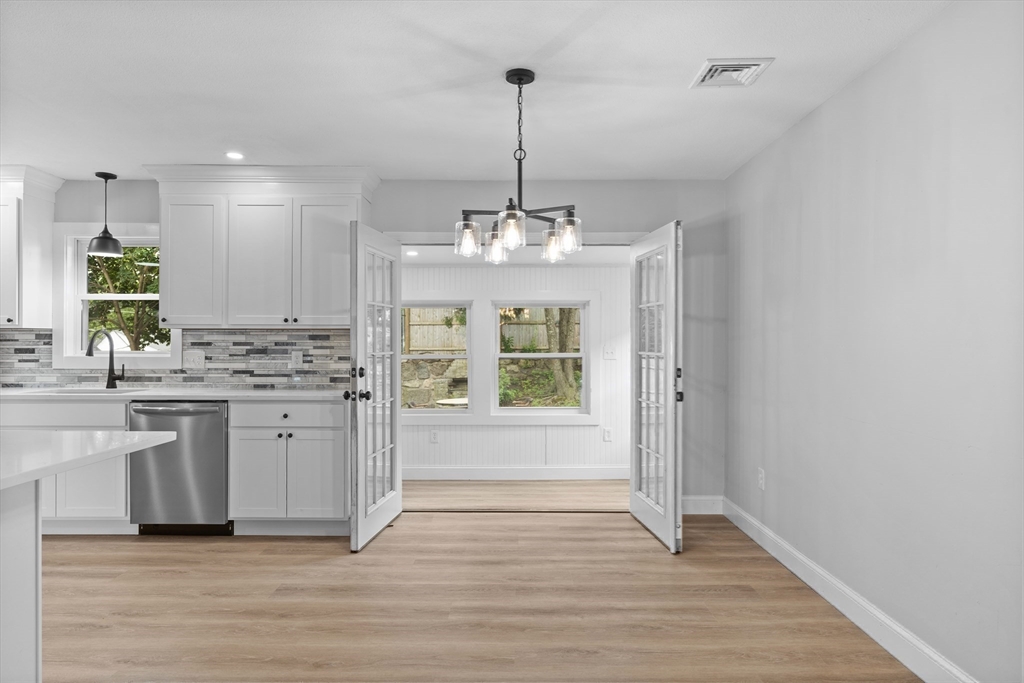 Lynn, Massachusetts, 01904, United States, 4 Bedrooms Bedrooms, ,2 BathroomsBathrooms,Residential,For Sale,1944946