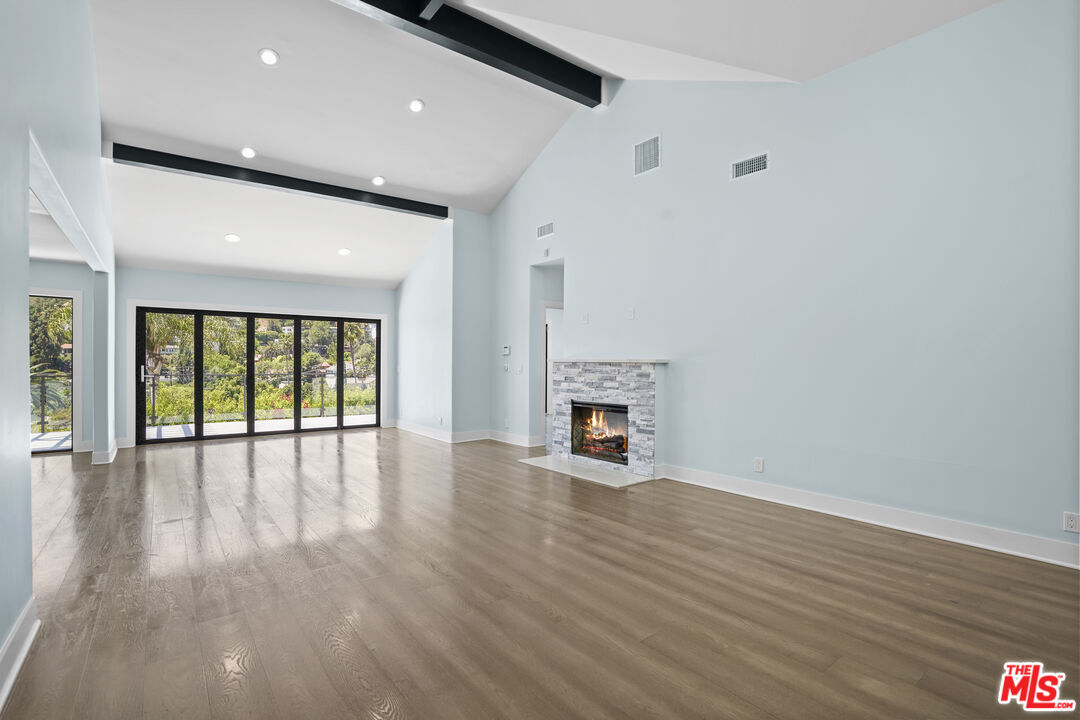 Los Angeles, California, 90068, United States, 3 Bedrooms Bedrooms, ,2 BathroomsBathrooms,Residential,For Sale,1911201