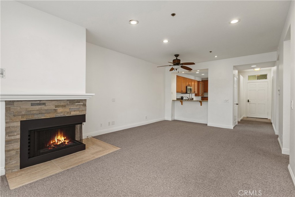Huntington Beach, California, 92646, United States, 2 Bedrooms Bedrooms, ,2 BathroomsBathrooms,Residential,For Sale,1939014