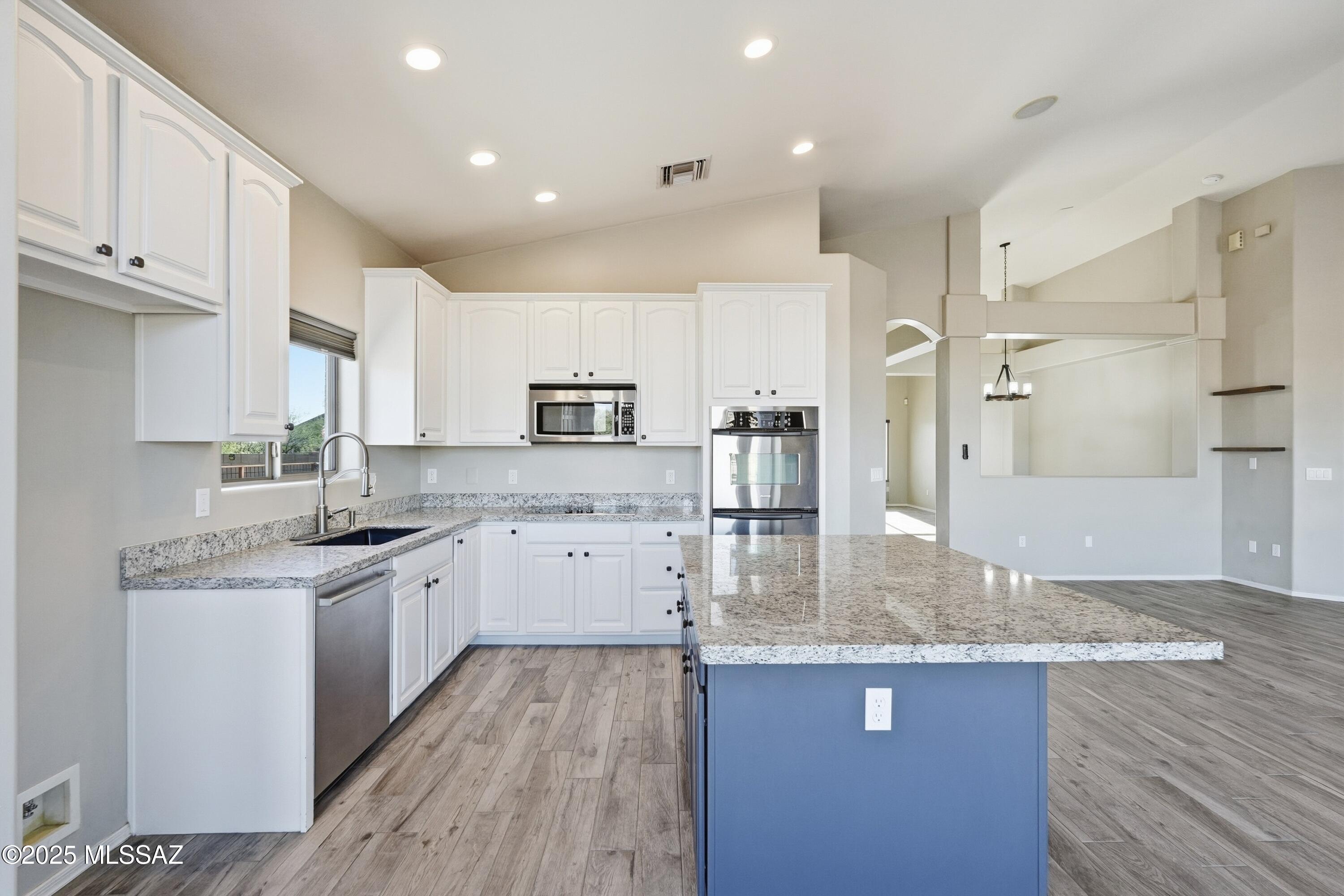 Sahuarita, Arizona, 85629, United States, 3 Bedrooms Bedrooms, ,2 BathroomsBathrooms,Residential,For Sale,1989505